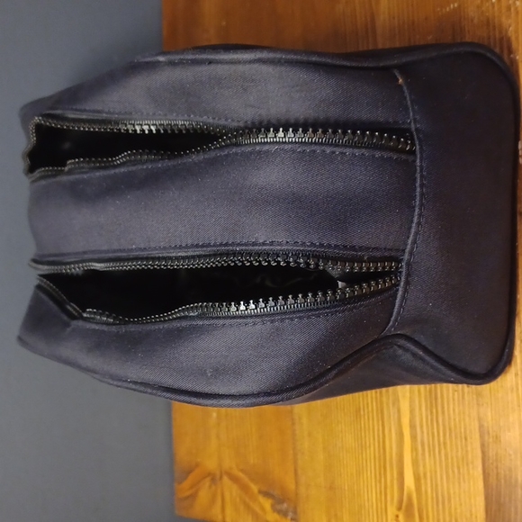 Chanel  Allure  Homme  toiletry bag - Picture 13 of 16